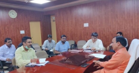 विधानसभा क्षेत्र में जल्द पूरा करें सड़कों के निर्माण एवं चौड़ीकरण का कार्य, डॉ धन सिंह रावत।