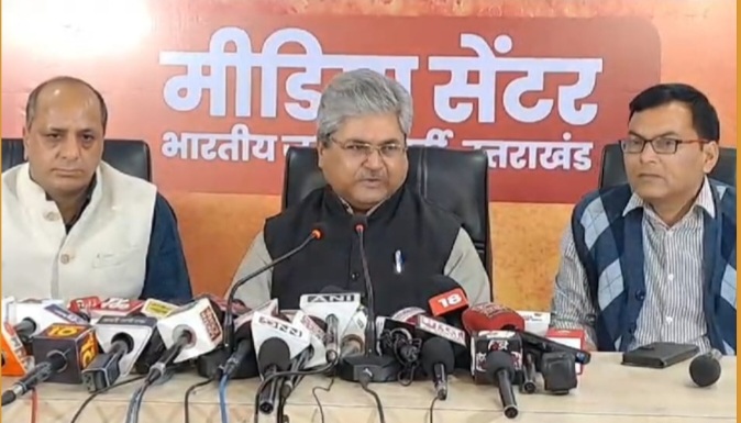 कांग्रेस  नेतृत्व के परिवारवाद को उतराखंड मे आगे बढ़ा रहे है हरीश रावत