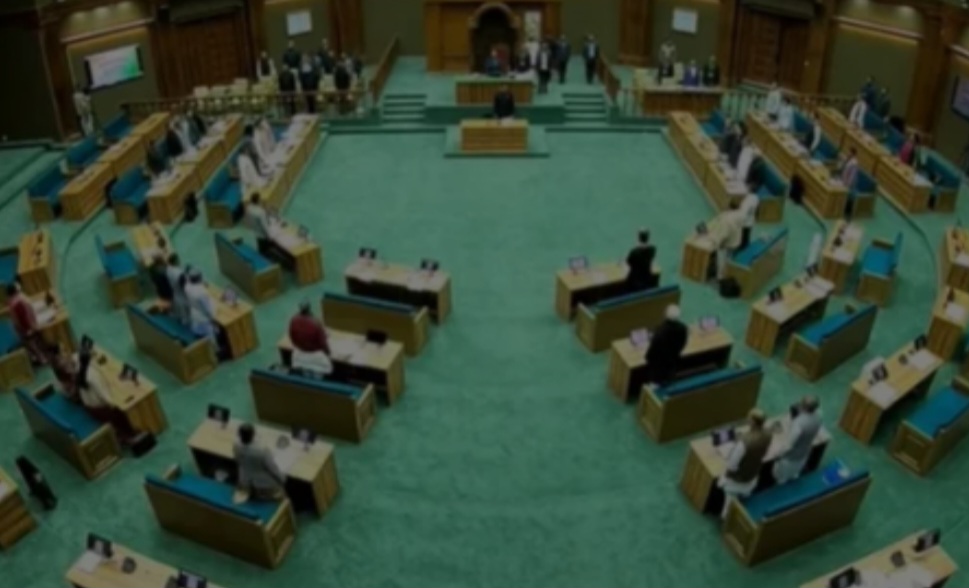 गैरसैंण विधानसभा सत्र में 1.11 लाख करोड़ का बजट पारित, सदन अनिश्चितकाल के लिए स्थगित