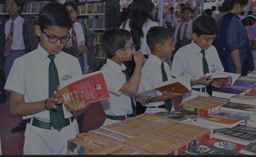 दून बुक फेस्टिवल में बाल मंडप की रचनात्मक गतिविधियाँ और नेताजी सुभाष चंद्र बोस पर गहन विमर्श और प्रियंका मेहर की सांस्कृतिक प्रस्तुति ने बांधा समां