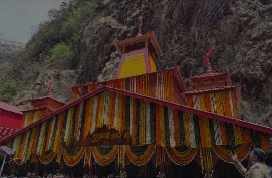 गंगोत्री और यमुनोत्री धाम के कपाट श्रद्धालुओं के लिए खुले