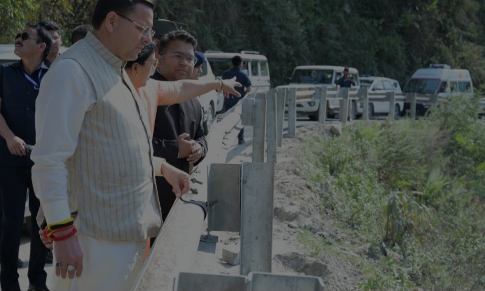 चारधाम यात्रा के मद्देनजर ग्राउंड जीरो पर उतरे मुख्यमंत्री, रुद्रप्रयाग से गुप्तकाशी तक सड़क मार्ग से किया यात्रा मार्ग का निरीक्षण